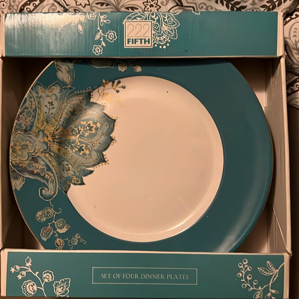 222 Fifth brand teal Nora dinnerware new in box very rare beautiful
